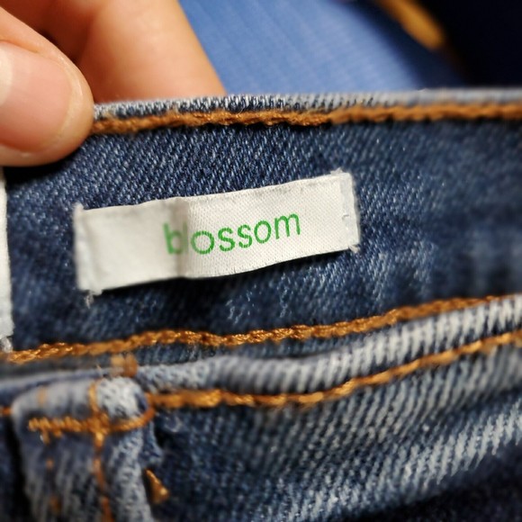 Regeneration High Rise Bermuda Short Womens Juniors 5/27 Blue Distressed NWT - Picture 5 of 9